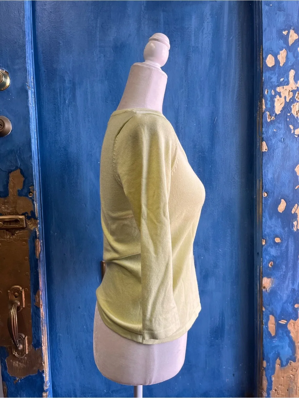 Carmen Marc Valvo Lime Green Lattice V-Neck Knit Top - Picture 2 of 4